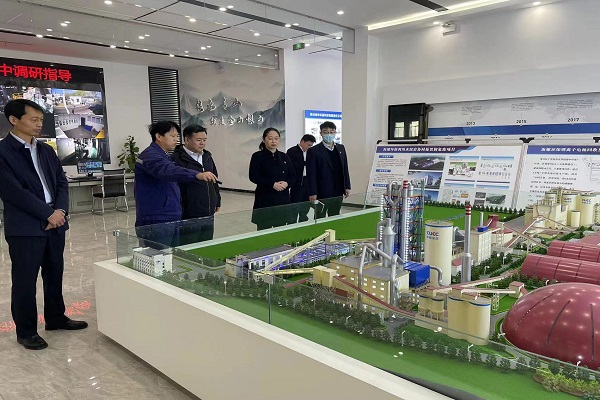 強(qiáng)化銀企互動(dòng) 共謀雙贏未來——中國銀行登封支行行長蒞臨登封海中參觀交流