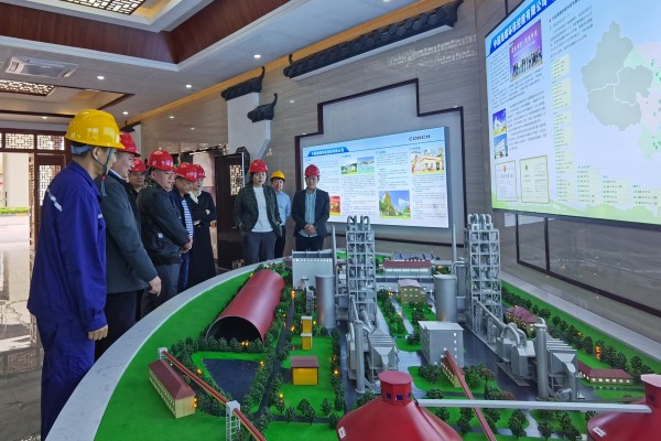 玉林市公安局副局長李永志到興業(yè)海螺環(huán)保參觀調研