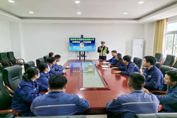 桂林海中聯(lián)合縣交警大隊(duì)開(kāi)展交通法規(guī)安全培訓(xùn)