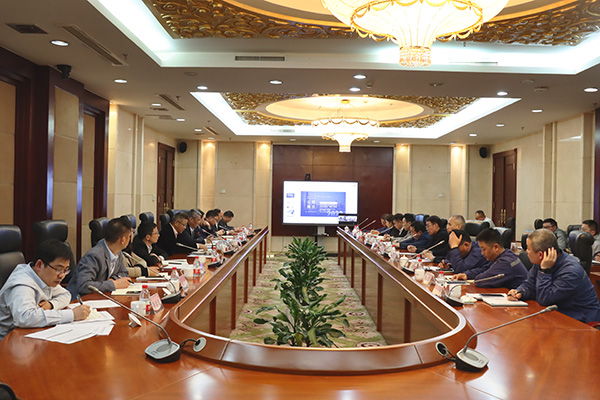 堅(jiān)定不移地推進(jìn)信息化建設(shè)，全面提升公司核心競(jìng)爭(zhēng)力
